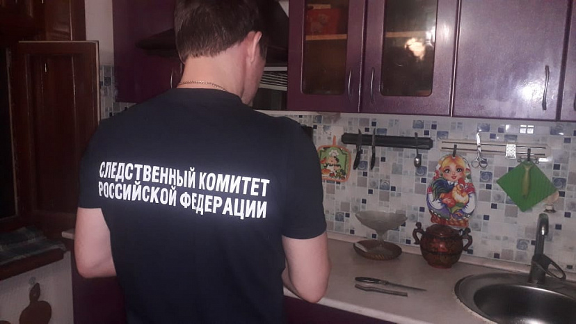 В квартире нашли тело заколотого мужчины 