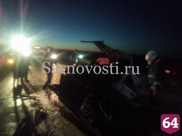 Под Саратовом в ДТП с бензовозом погиб водитель «Жигулей»