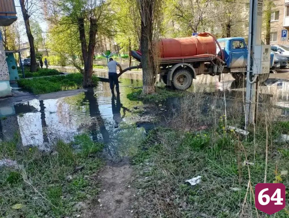 В Энгельсе подготовили все необходимые материалы для ремонта коллектора