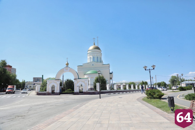 Володин не увидел помощи главы района в ремонте тротуаров