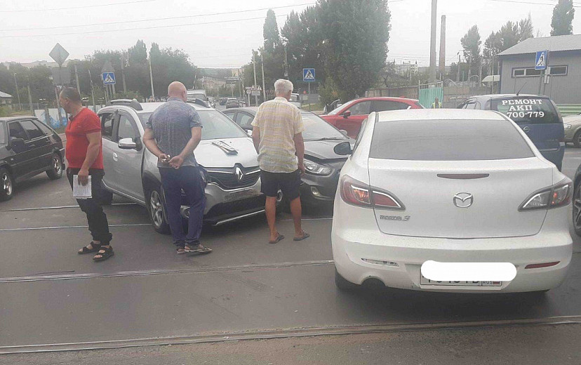 Водитель иномарки устроил ДТП и отправил пассажирку в больницу 