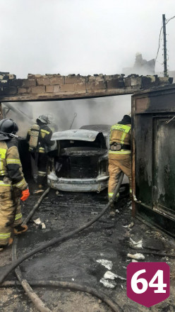 Житель Саратова сваркой спалил машину и гараж