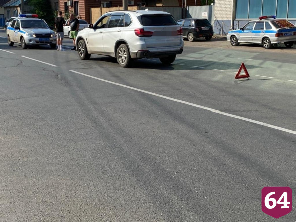 Под Саратовом 10-летняя девочка попала в больницу после наезда BMW