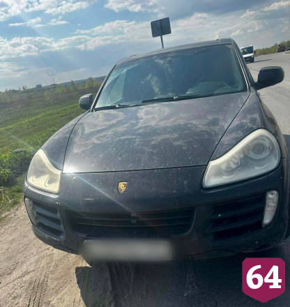 У жительницы Саратова арестовали «Порше» из-за долга по налогам