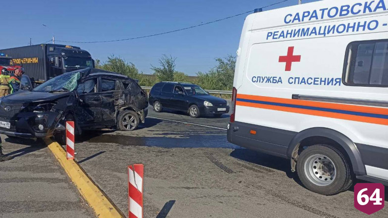 Два человека погибли в ДТП на окраине Саратова