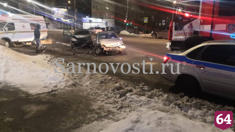В Саратове попала в ДТП беременная женщина с 5 детьми