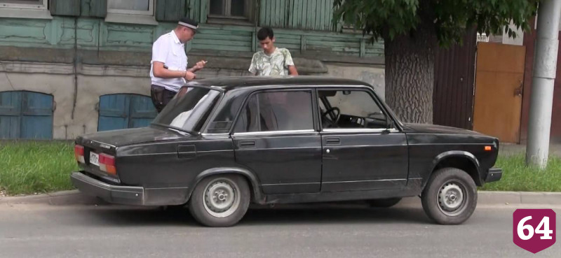 В Саратове за тонировку наказали 200 водителей