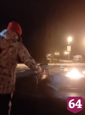 Полиция установила жаривших хлеб на Вечном огне подростков
