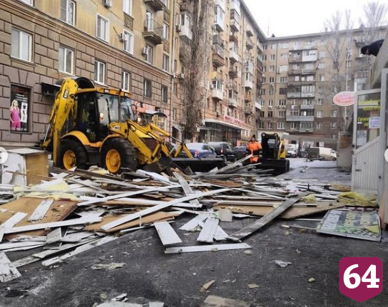 В Мирном переулке сносят торговые ларьки