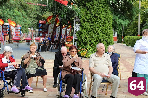 В Энгельсском доме-интернате отпраздновали Медовый Спас