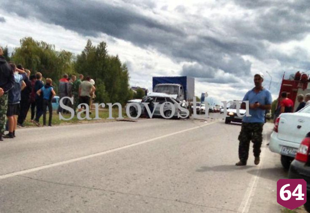 Водитель и пассажир легковушки погибли в аварии под Саратовом