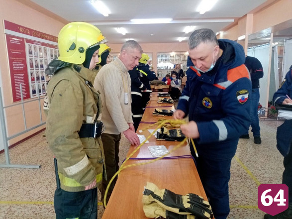 Подполковник в отставке учит студентов спасать людей в ДТП 