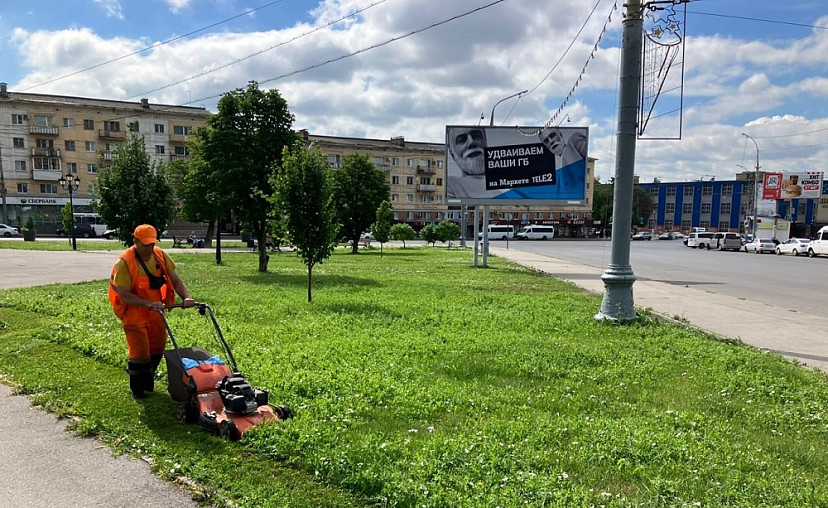 В Саратове закрыли парковку на Привокзальной площади 