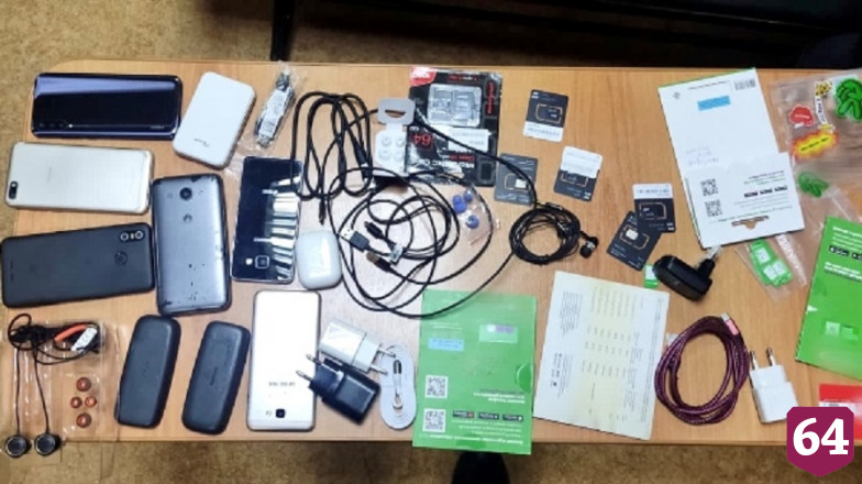 Саратовец привез в колонию строгого режима 8 телефонов и роутер 