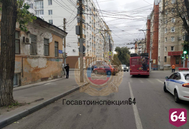 На Чернышевского не разъехались легковушка и кроссовер
