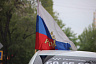 Жители Саратова в День Победы устраивают одиночные автопробеги с флагами