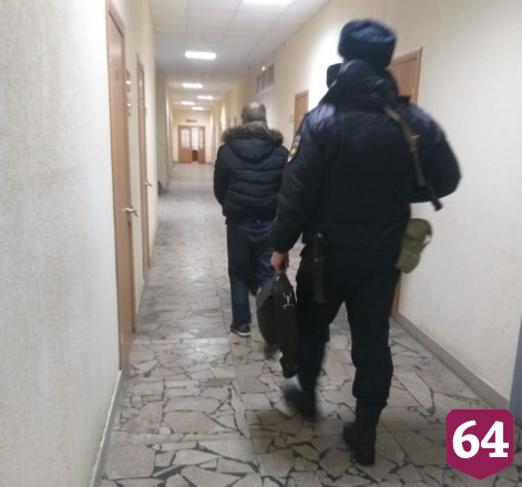 Житель Саратова убил женщину табуреткой и подлокотником от дивана