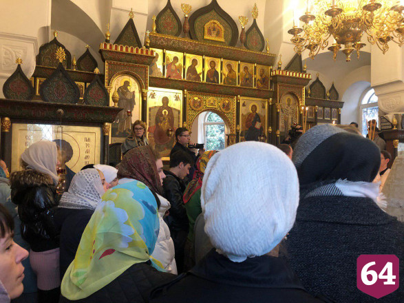 Десятки саратовцев пришли в храм на панихиду по Лизе Киселевой