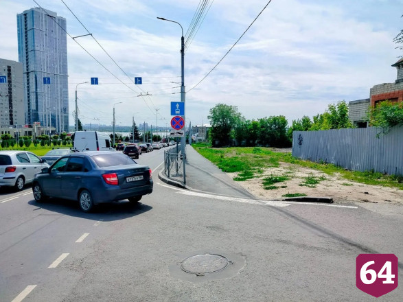 В Саратове в районе Славянской площади изменили схему движения