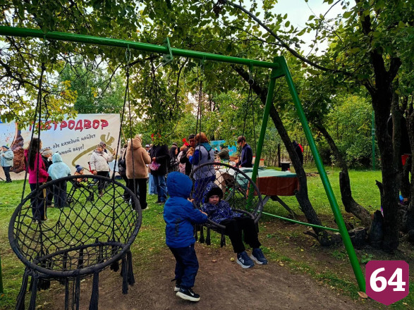 На саратовском фестивале баранины кормили шашлыком и пловом