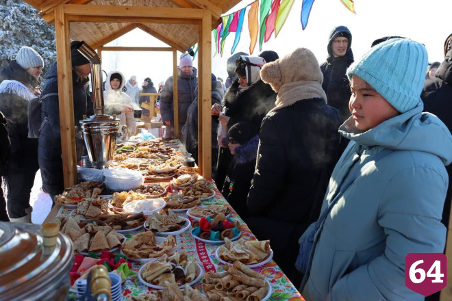 В Саратовской области на Масленицу жарили шашлыки и варили кашу в казане