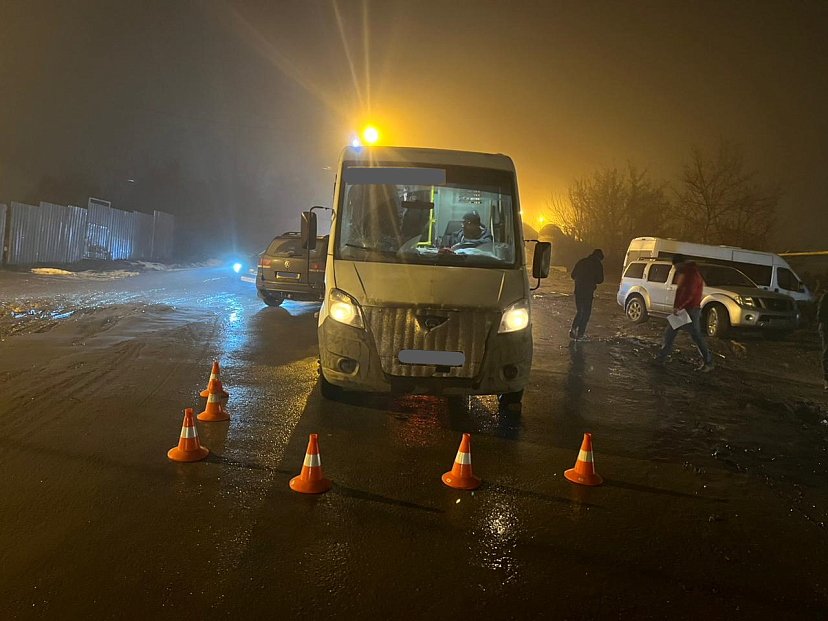 В Саратове маршрутка сбила мужчину