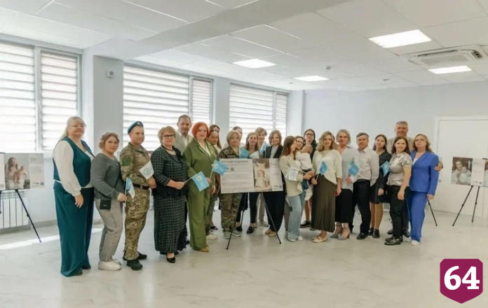 В Саратовской области открыли фотовыставки в поддержку материнства и детства