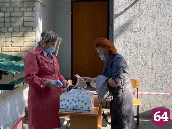В Саратове на довыборах заработали участки во дворах 