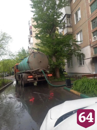 В Энгельсе продолжают противоаварийные работы на коллекторе
