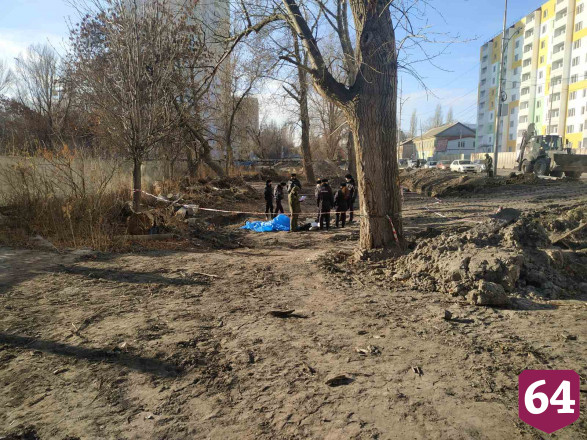 В Саратове молодого мужчину изрезали и бросили умирать от холода у стройки