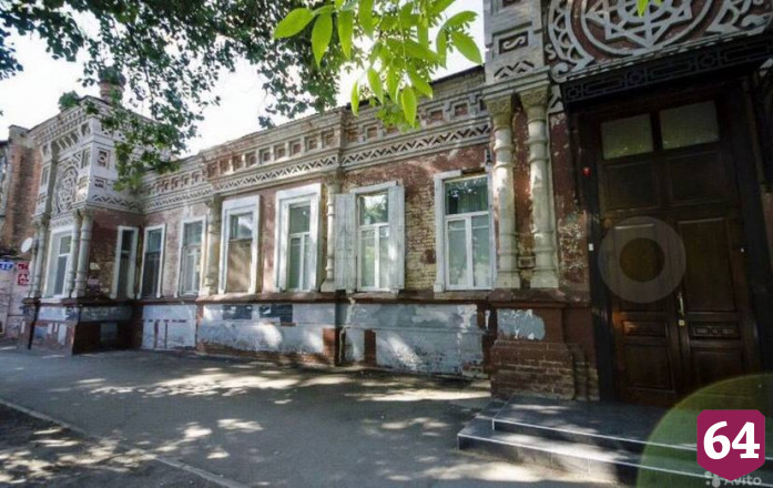В Саратове продают квартиру в мавританском особняке