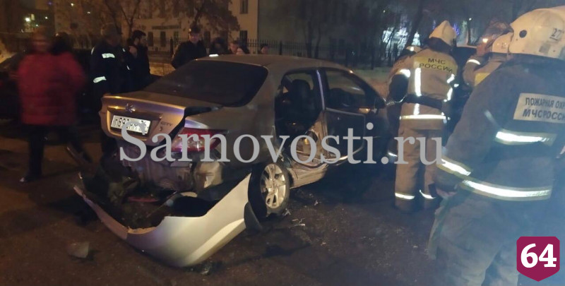 Под Саратовом в Новый год 5 человек пострадали в массовом ДТП