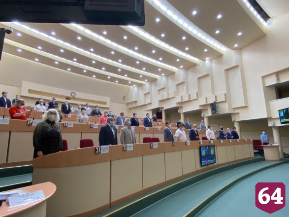 Саратов получит 700 млн рублей на ремонт дорог