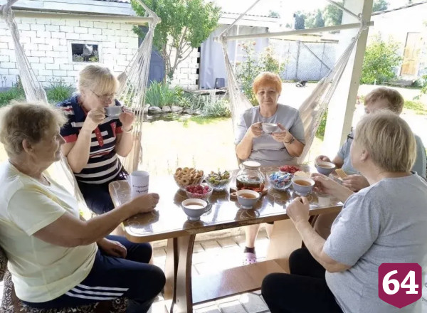 Саратовские пенсионеры медитировали под звуки глюкофона