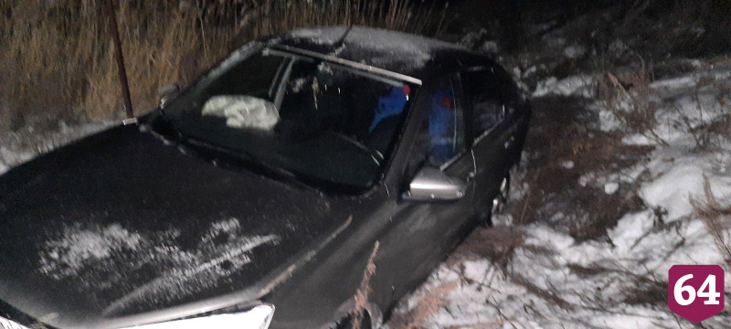 Пассажирка «Гранты» покалечилась при съезде в кювет