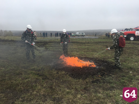 В тушении огня около лесного массива задействовали беспилотник 