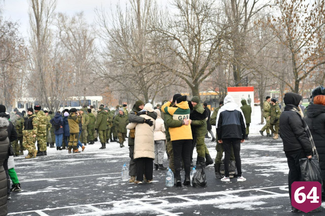 В Саратове мобилизованных проводили на службу