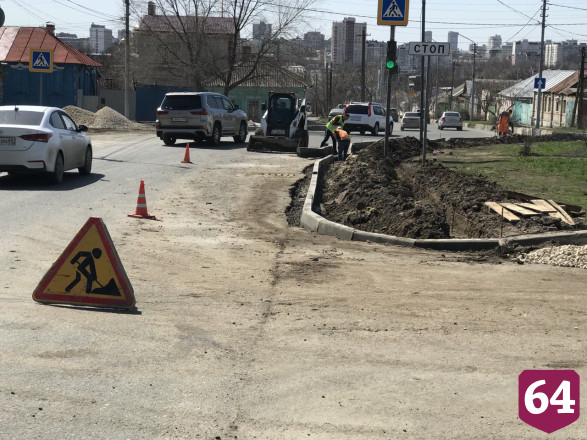 В Саратове возобновили ремонт тротуаров