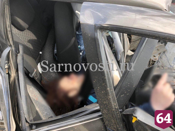 В ДТП на саратовской трассе погибла пассажирка такси Uber 