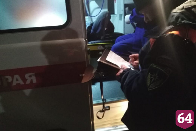 Спасатели помогли упавшему в погреб мужчине