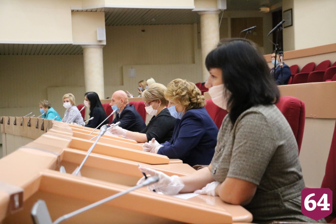 Спикер думы раскритиковал работу районных властей с сиротами