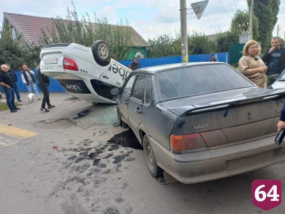 Озвучены подробности ДТП с перевернувшимся на крышу такси