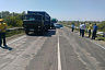 Неуправляемый автомобиль с мертвым водителем врезался в грузовик