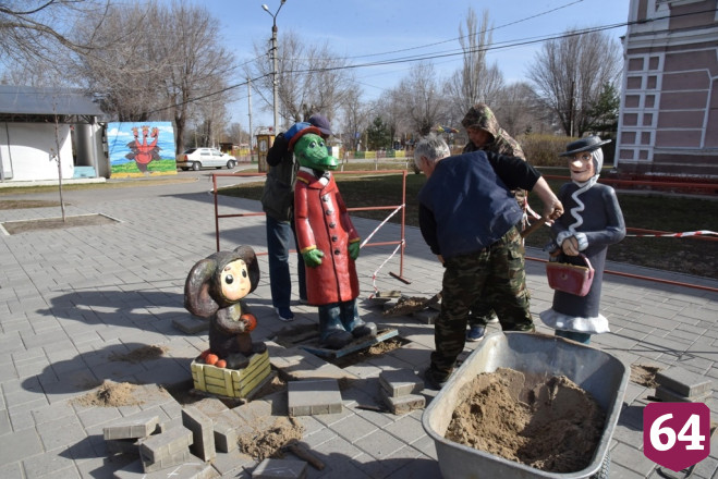 В саратовском парке поселился волк ростом с человека