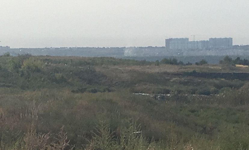 Под Саратовом весь день тушили возгорание на мусорном полигоне 
