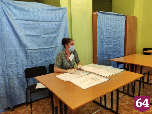 В Саратове голосовать по поправкам в Конституцию идут семьями 