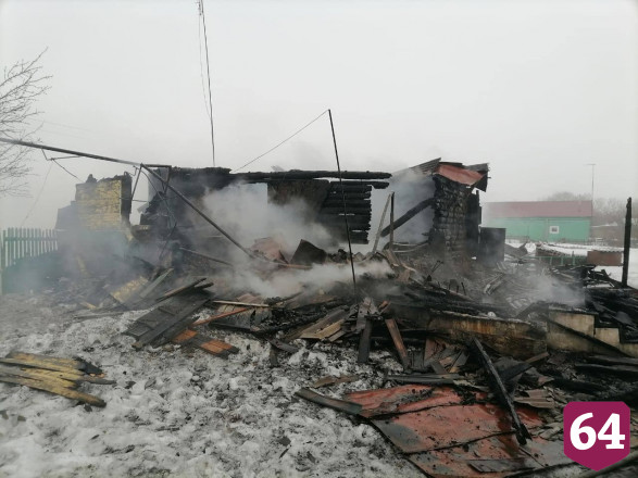Женщина после пожара в доме попала с ожогами в больницу 