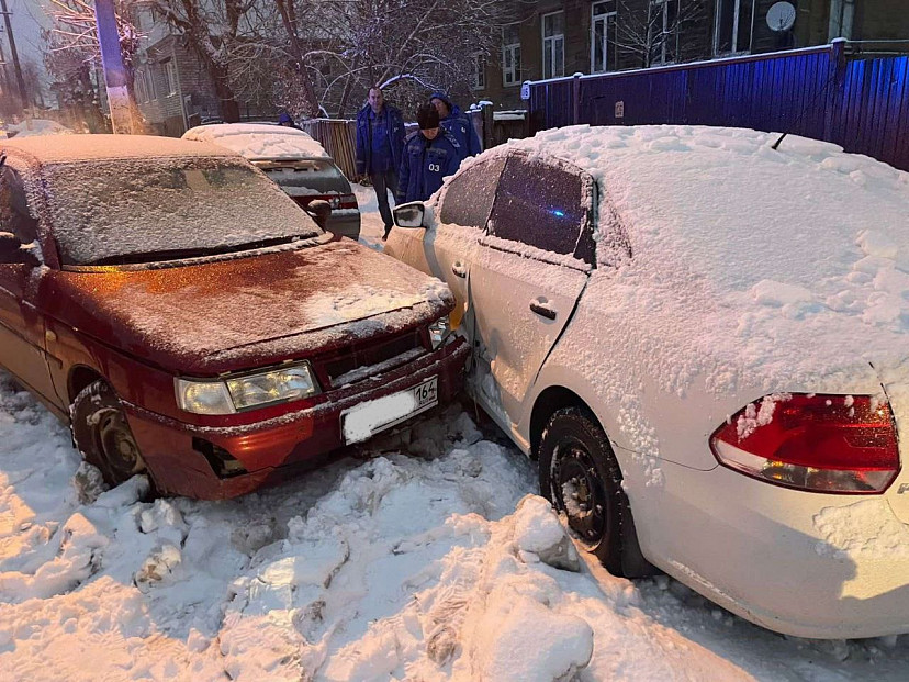 Перед смертью за рулем водитель «Лады» протаранил два автомобиля 
