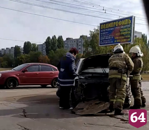 Водитель «Тойоты» попал в больницу после столкновения с «Шевроле»