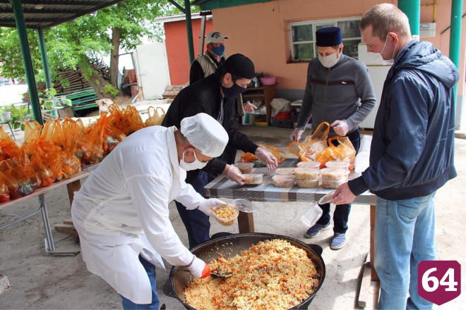 Мусульмане доставили продукты работающим в «красной зоне» врачам